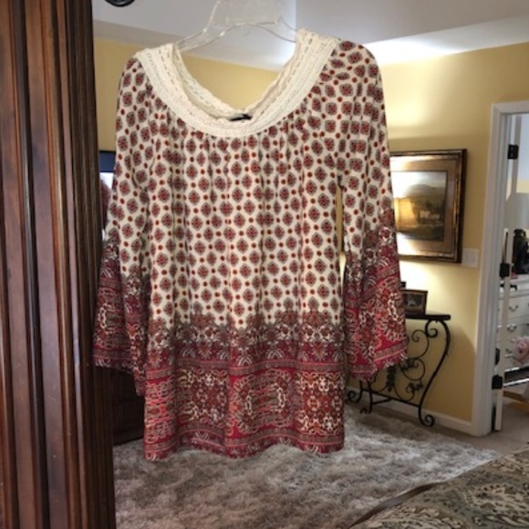 Beautiful Blouse with Crochet Detail - Picture 1 of 4